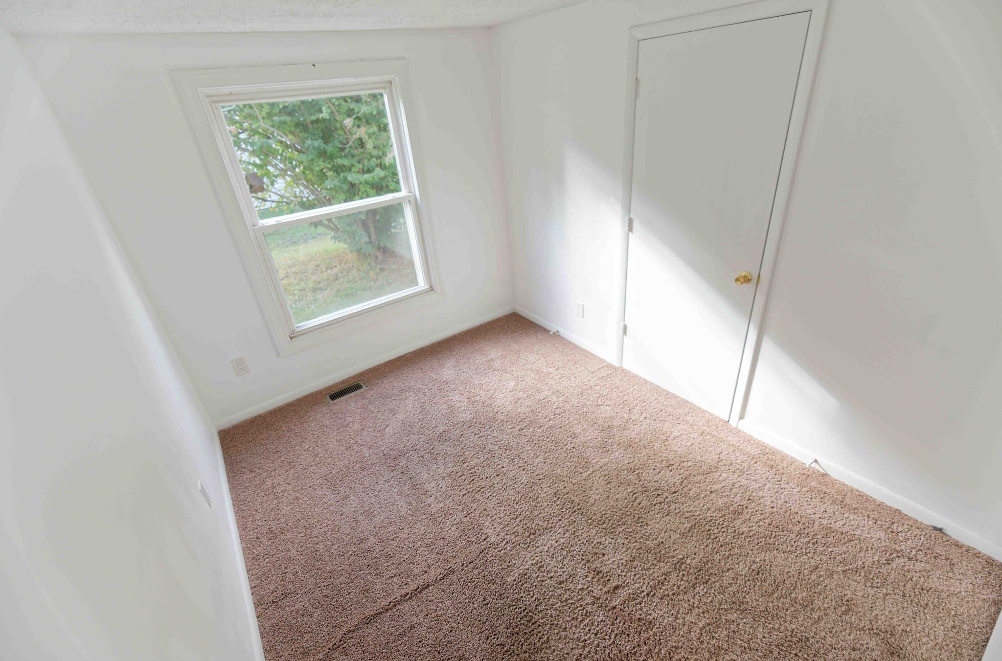 Columbia House: 6733 Pyramid Way