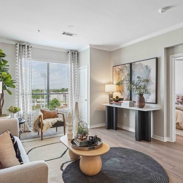 Dallas Apartment: 3850 W Northwest Hwy