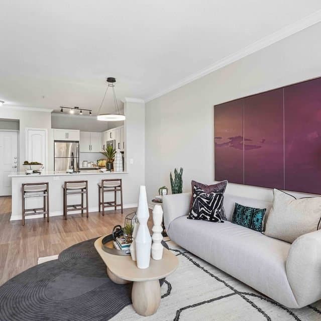Dallas Apartment: 3850 W Northwest Hwy