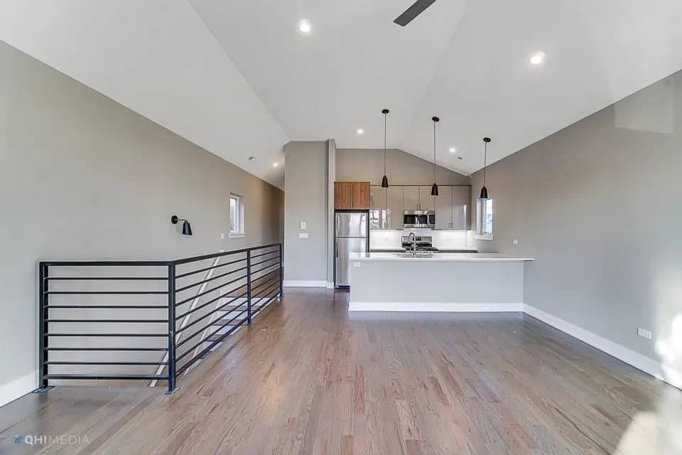 Chicago Apartment: 1734 West Cullerton Street #2 Chicago, IL 60608