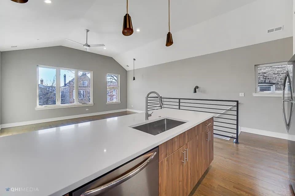Chicago Apartment: 1734 West Cullerton Street #2 Chicago, IL 60608