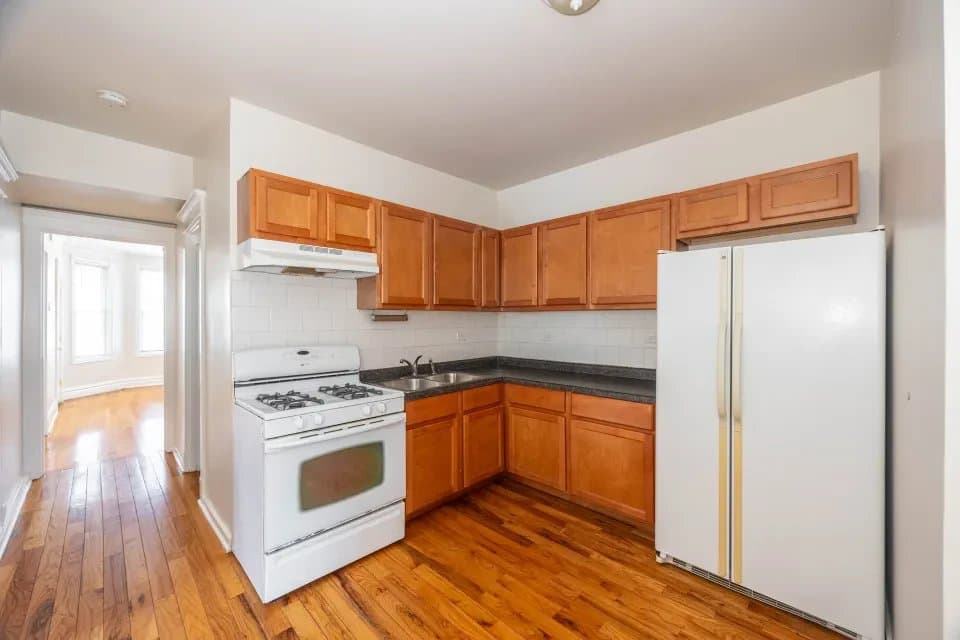 Chicago Apartment: 2937 North Kimball Avenue #1 Chicago, IL 60618