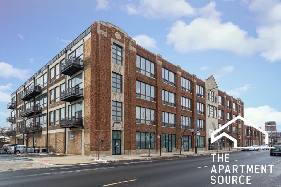 Chicago Apartment: 4131 West Belmont Avenue #413 Chicago, IL 60641