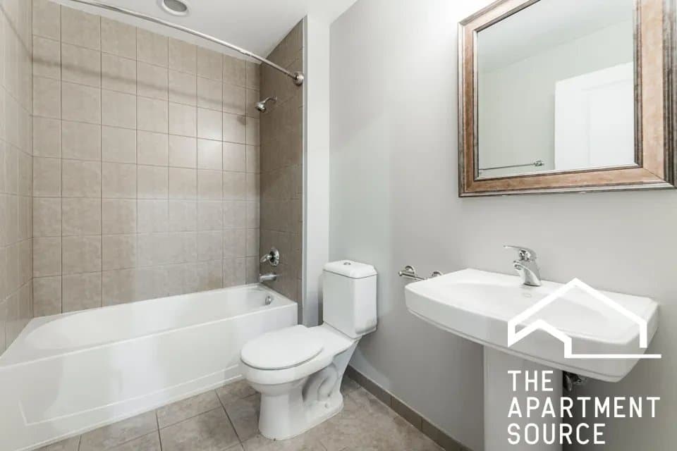 Chicago Apartment: 4131 West Belmont Avenue #413 Chicago, IL 60641