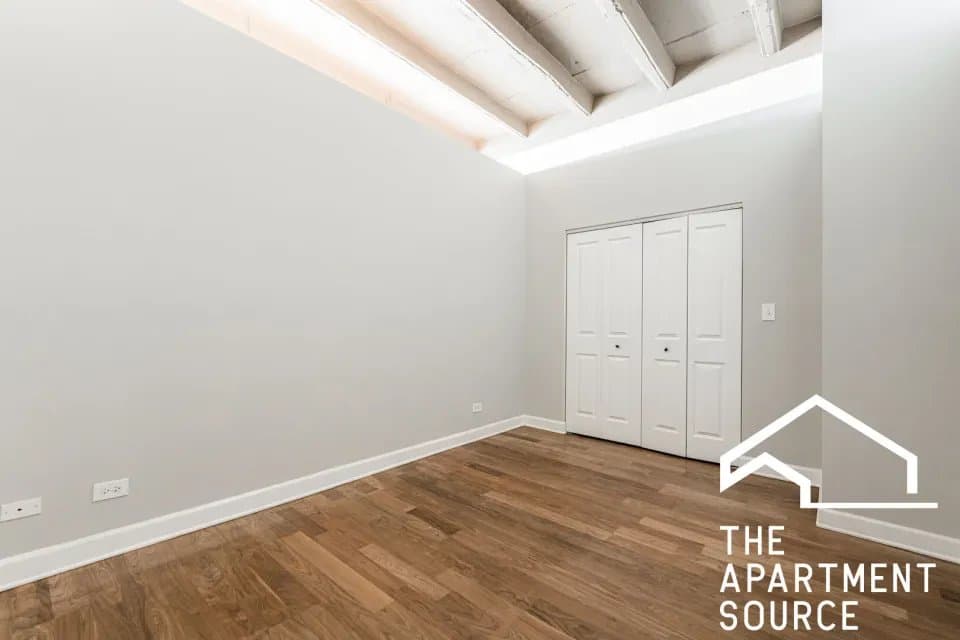 Chicago Apartment: 4131 West Belmont Avenue #413 Chicago, IL 60641