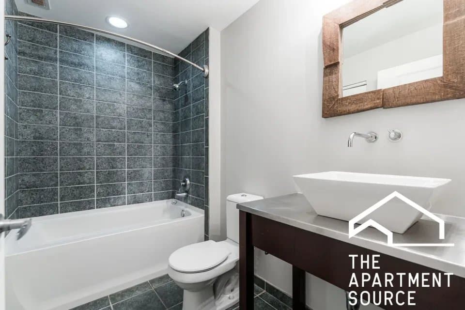 Chicago Apartment: 4131 West Belmont Avenue #413 Chicago, IL 60641