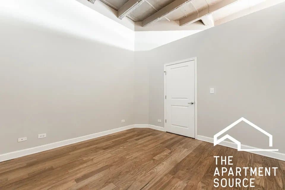 Chicago Apartment: 4131 West Belmont Avenue #413 Chicago, IL 60641
