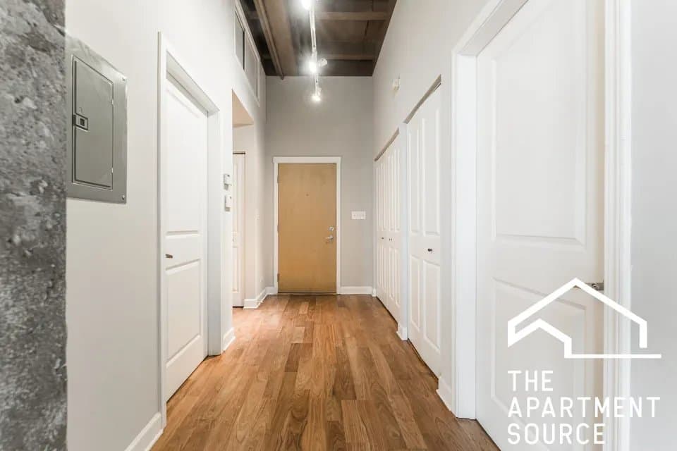 Chicago Apartment: 4131 West Belmont Avenue #413 Chicago, IL 60641
