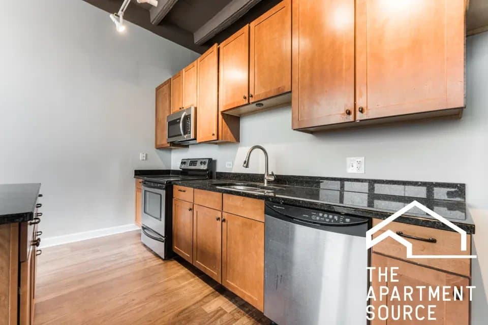 Chicago Apartment: 4131 West Belmont Avenue #413 Chicago, IL 60641