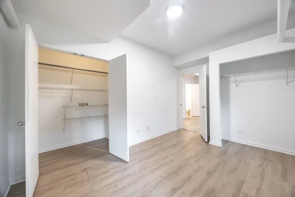 Chicago Apartment: 5054 North Winthrop Avenue #101 Chicago, IL 60640