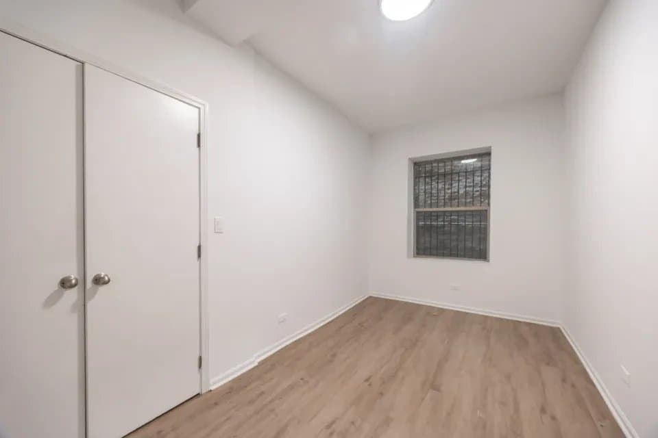 Chicago Apartment: 5054 North Winthrop Avenue #101 Chicago, IL 60640