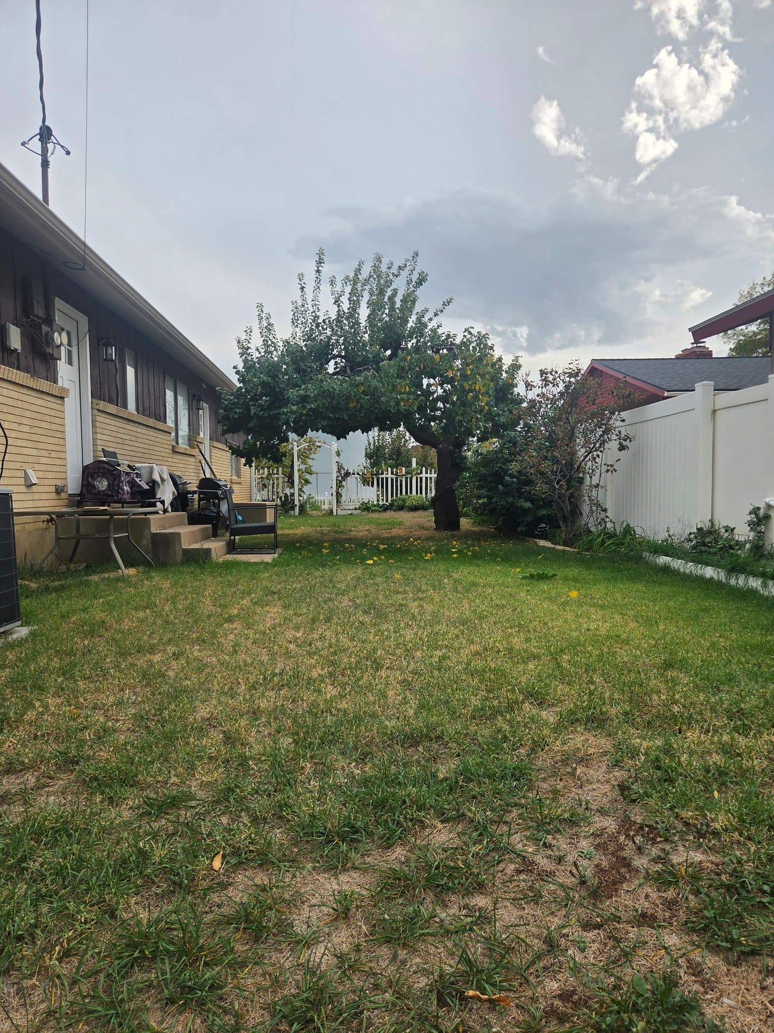 Roy House: 5173 S 2400 W
