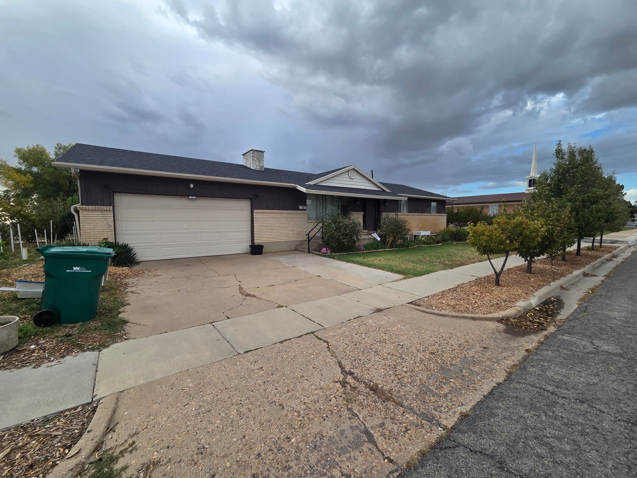 Roy House: 5173 S 2400 W