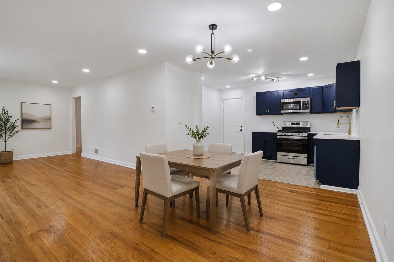 Decatur Single Room: 3159 Bobolink Dr