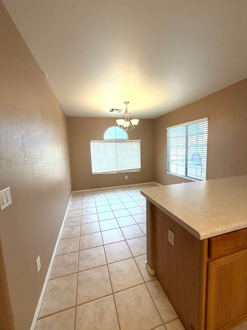 Chandler House: 963 E Monterey Street