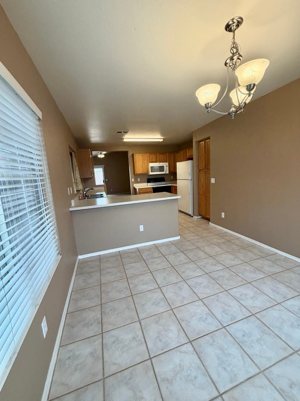 Chandler House: 963 E Monterey Street