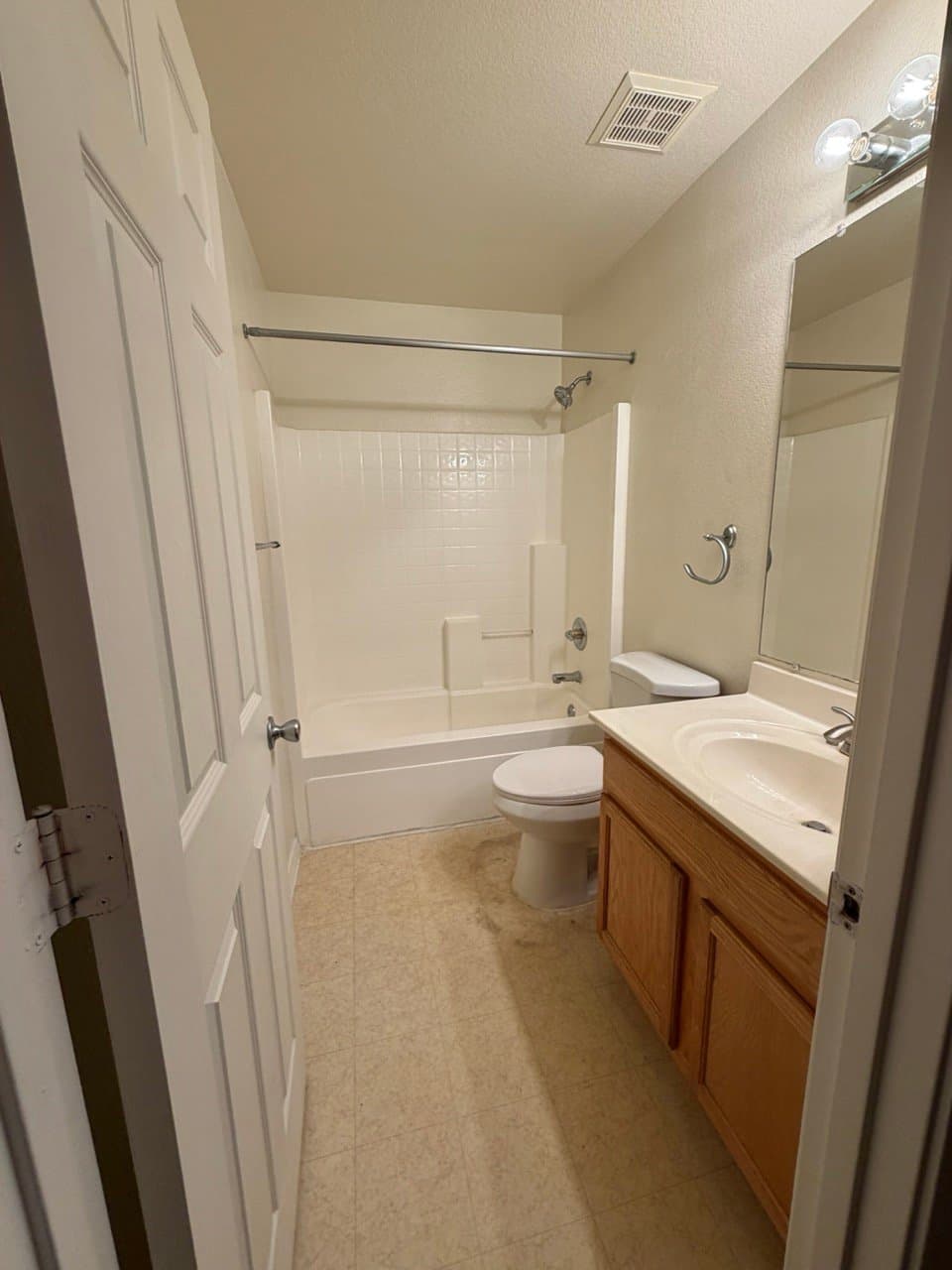 Chandler House: 963 E Monterey Street