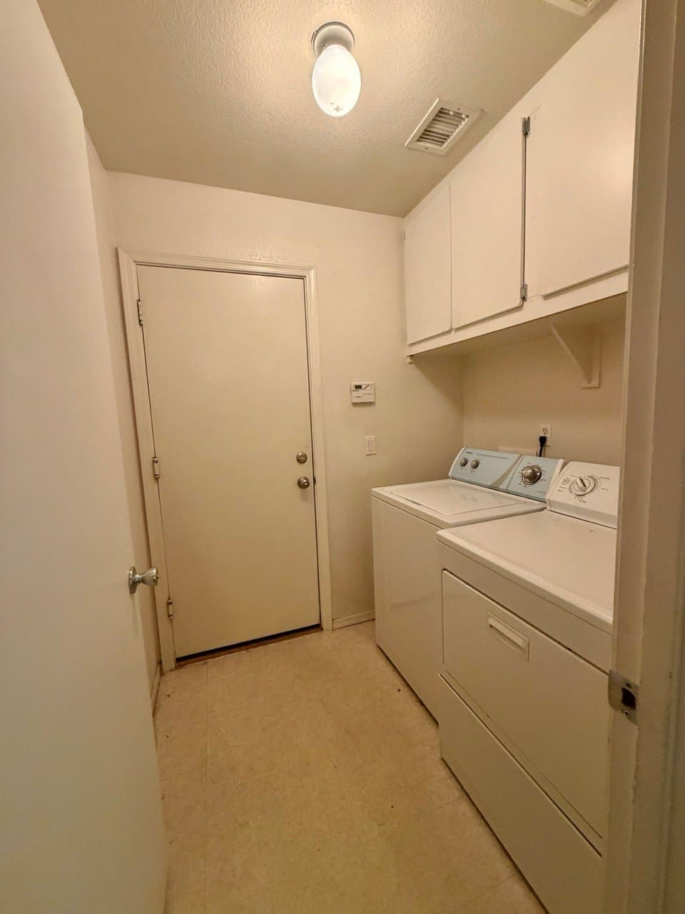 Chandler House: 963 E Monterey Street