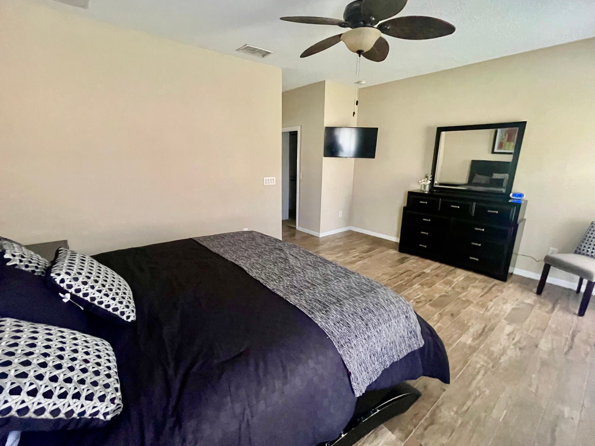 Sanford Single Room: 521 Casa Marina Pl