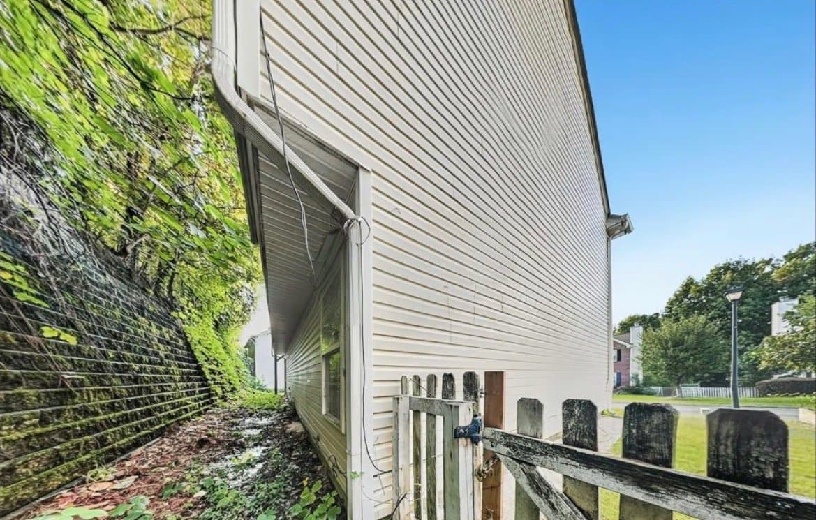 Norcross House: 5955 Hickory Springs Dr
