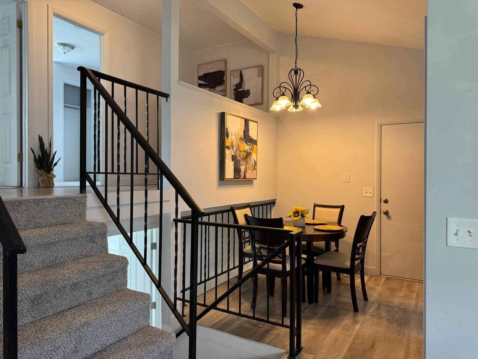 Magna House: 2650 S Melville Dr