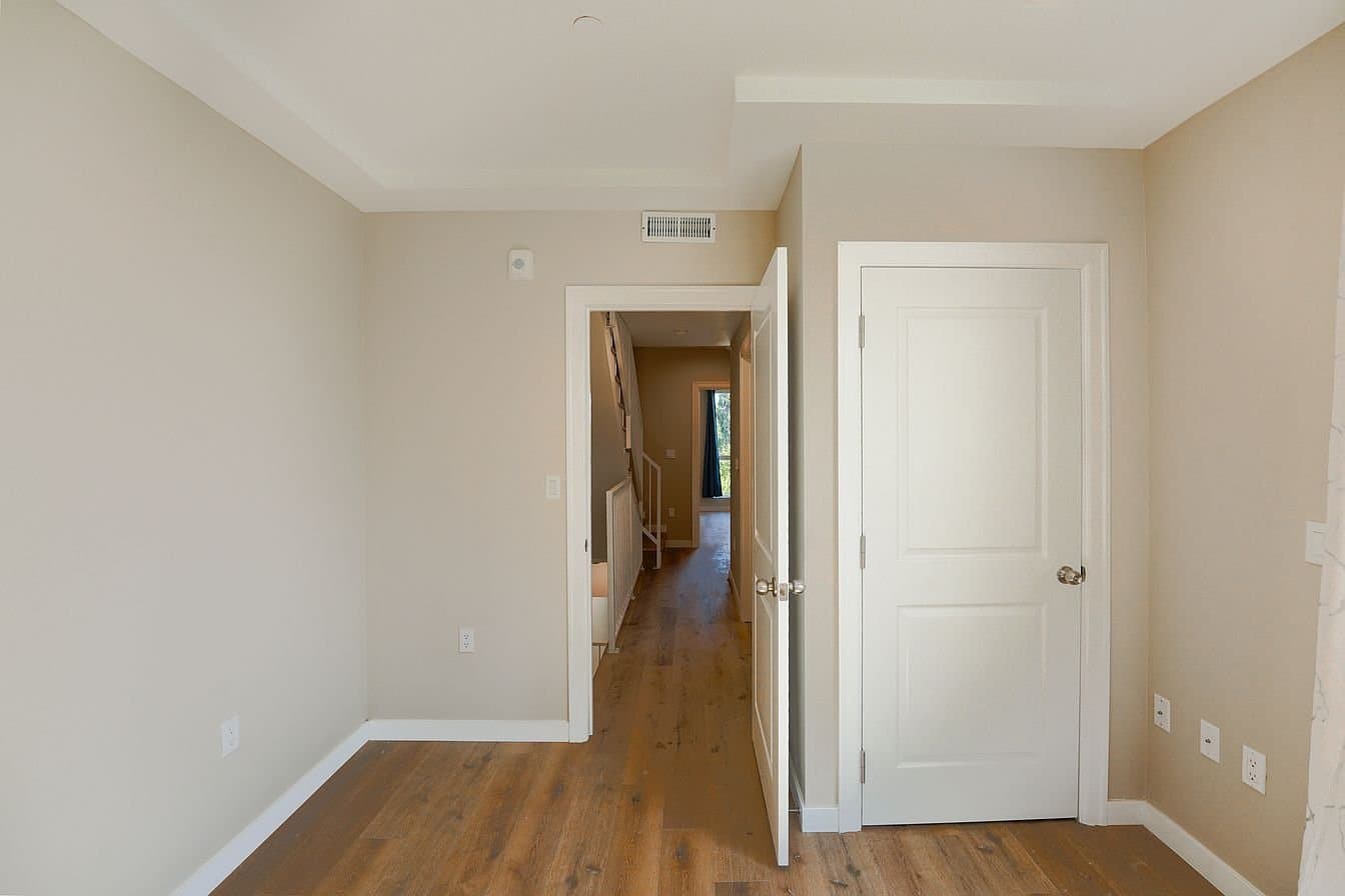 North Hills Apartment: 8837 Burnet Ave
