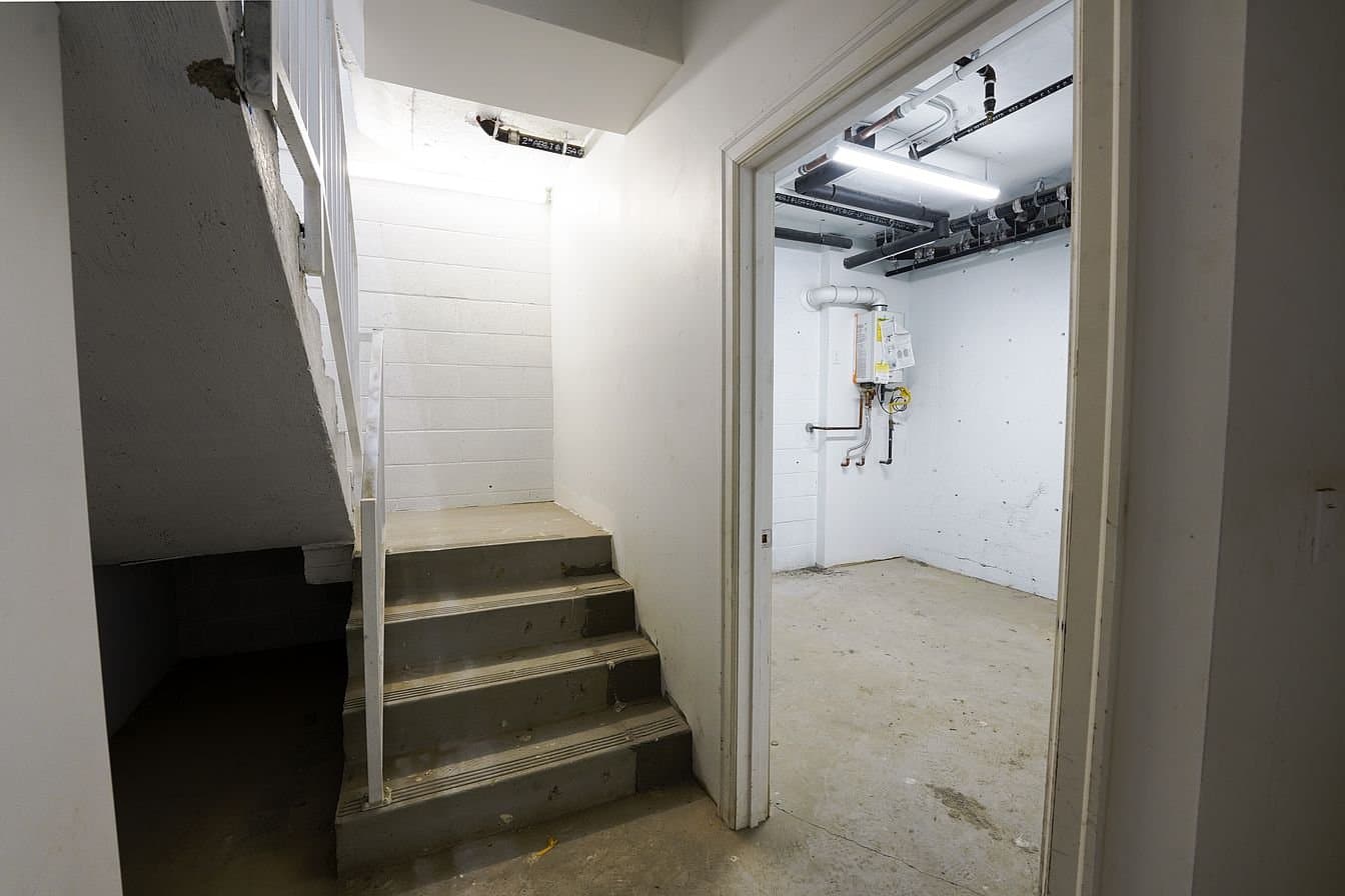 North Hills Apartment: 8837 Burnet Ave