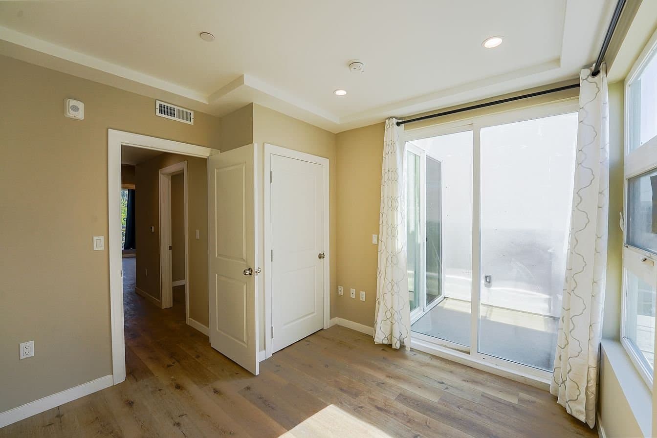 North Hills Apartment: 8837 Burnet Ave
