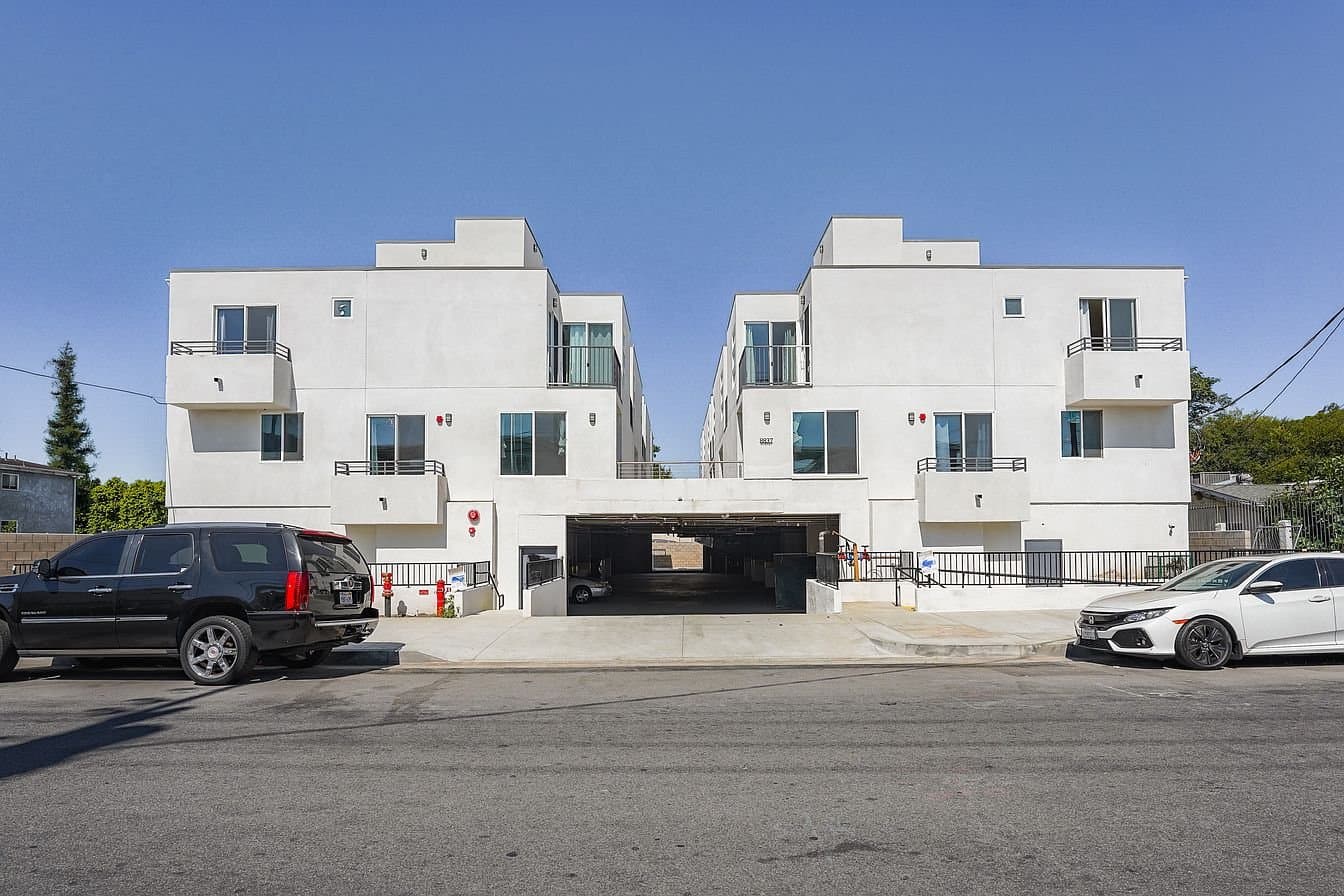 North Hills Apartment: 8837 Burnet Ave