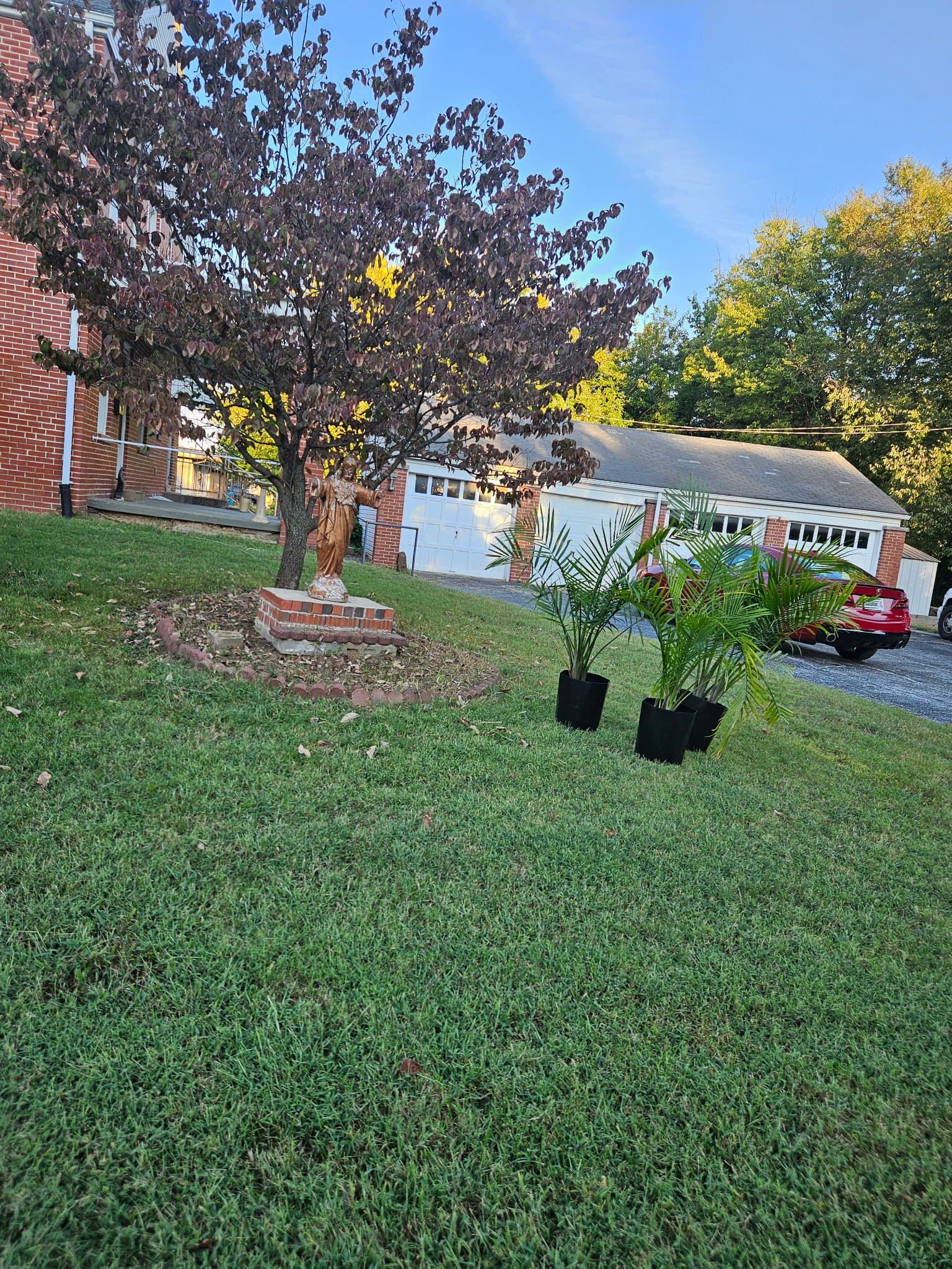 Springfield House: 1530 N Summit Ave