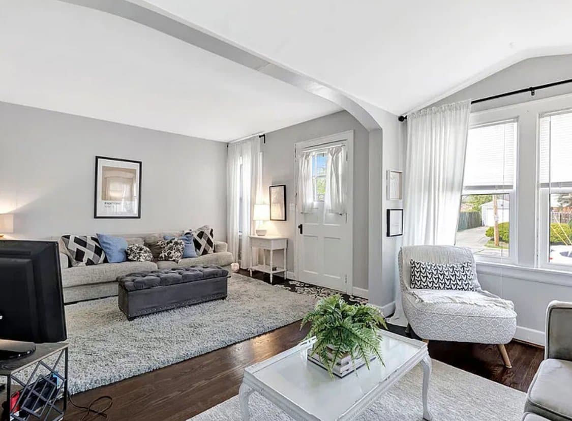 Cincinnati House: 6956 Silverton Ave