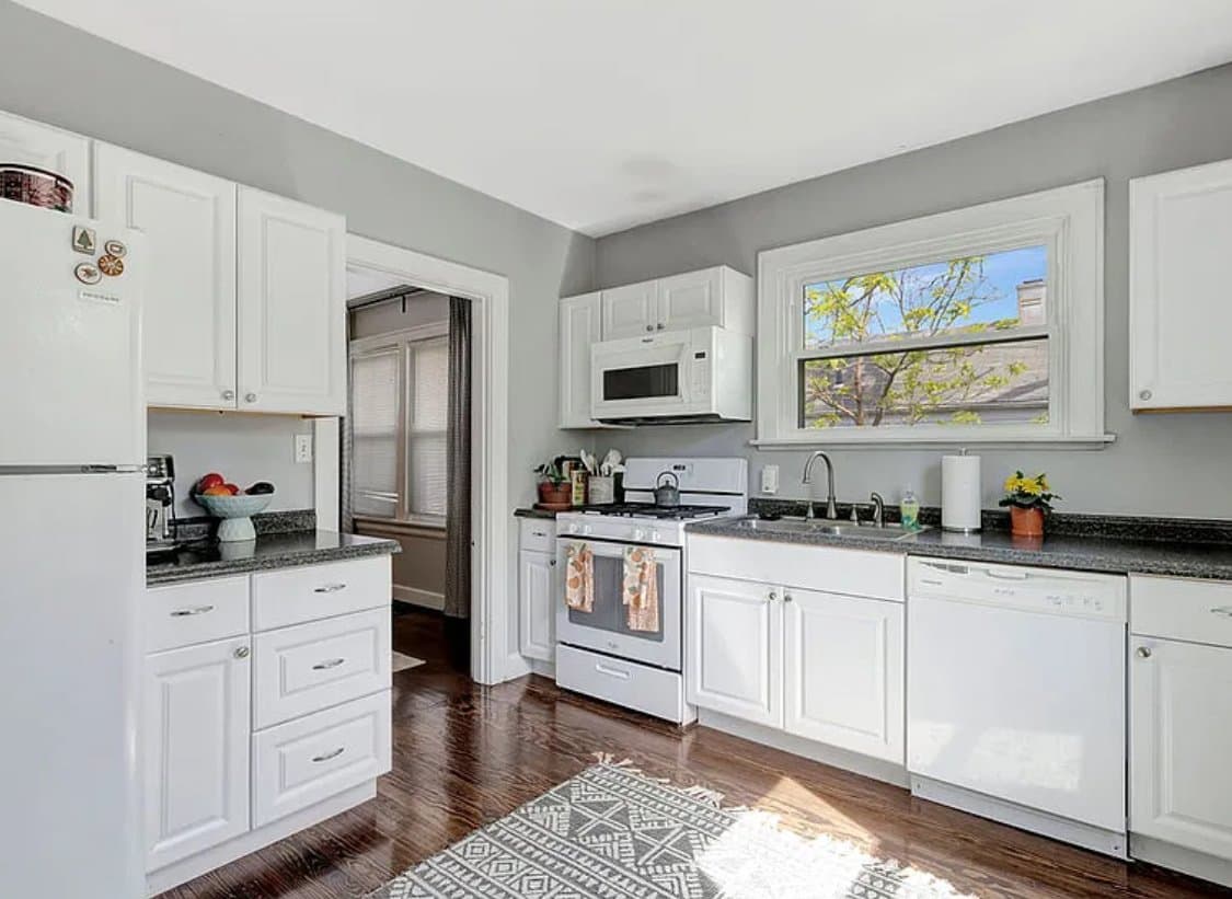 Cincinnati House: 6956 Silverton Ave