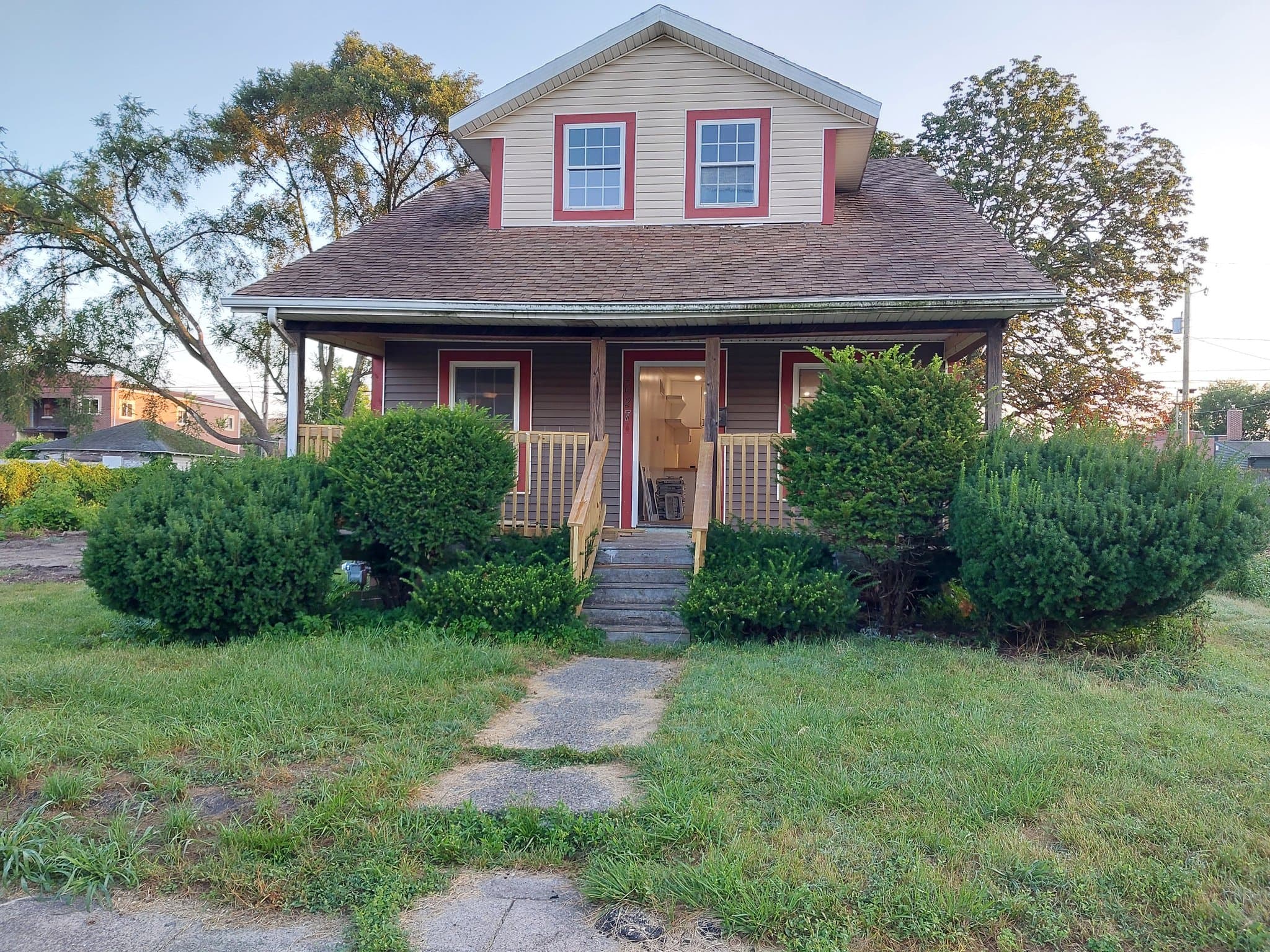 South Bend House: 2627 W Monroe St