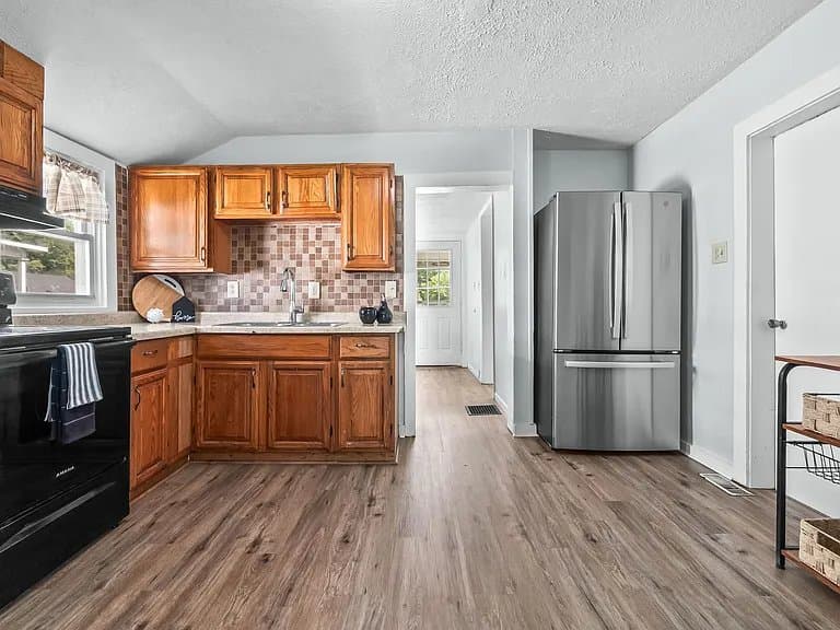 Three Rivers House: 1115 S Main St