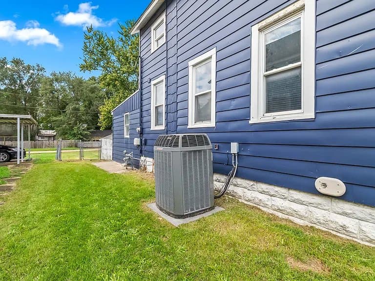Three Rivers House: 1115 S Main St