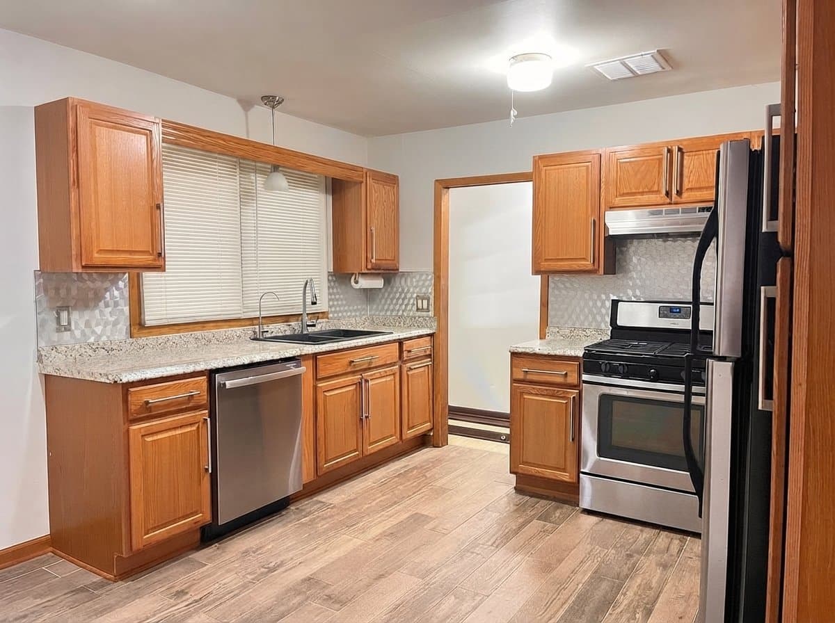 Madison House: 2802 Kingston Dr