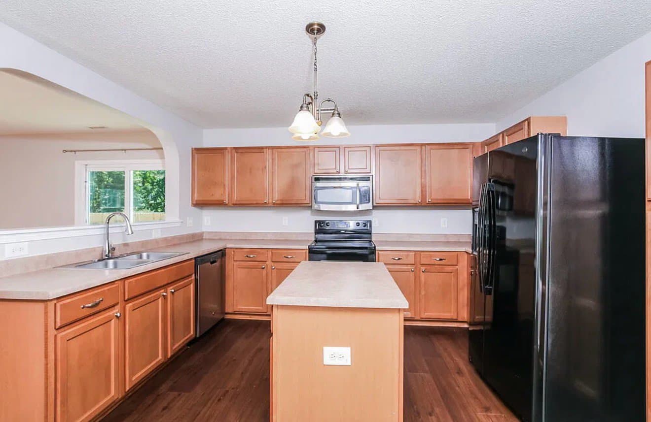 Clayton House: 63 Brookhaven Dr