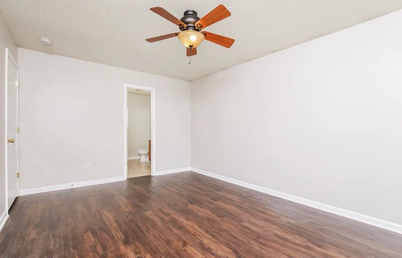 Clayton House: 63 Brookhaven Dr