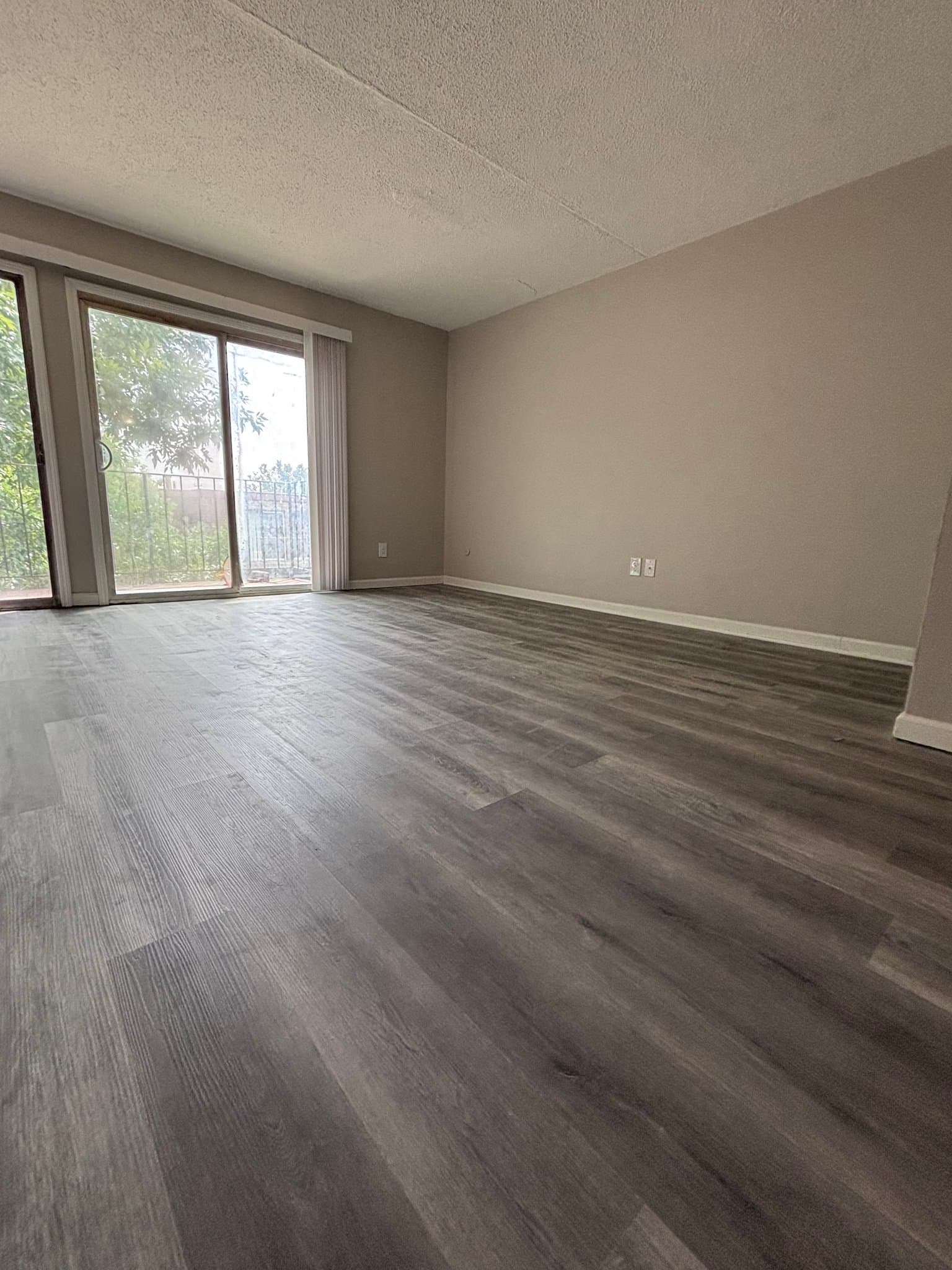 Akron Condo: 725 E Waterloo Rd