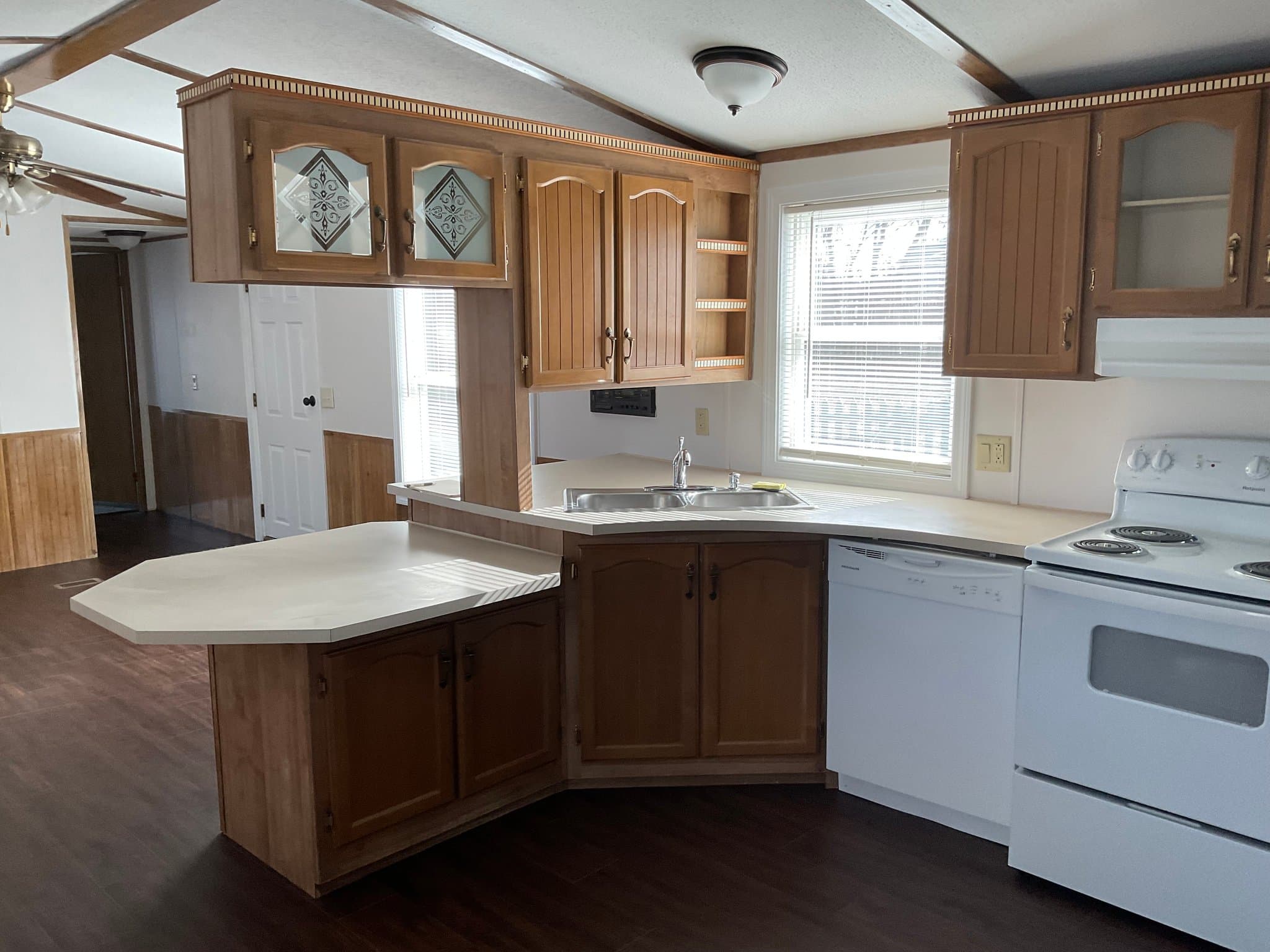 Essex Junction Apartment: 33 North St