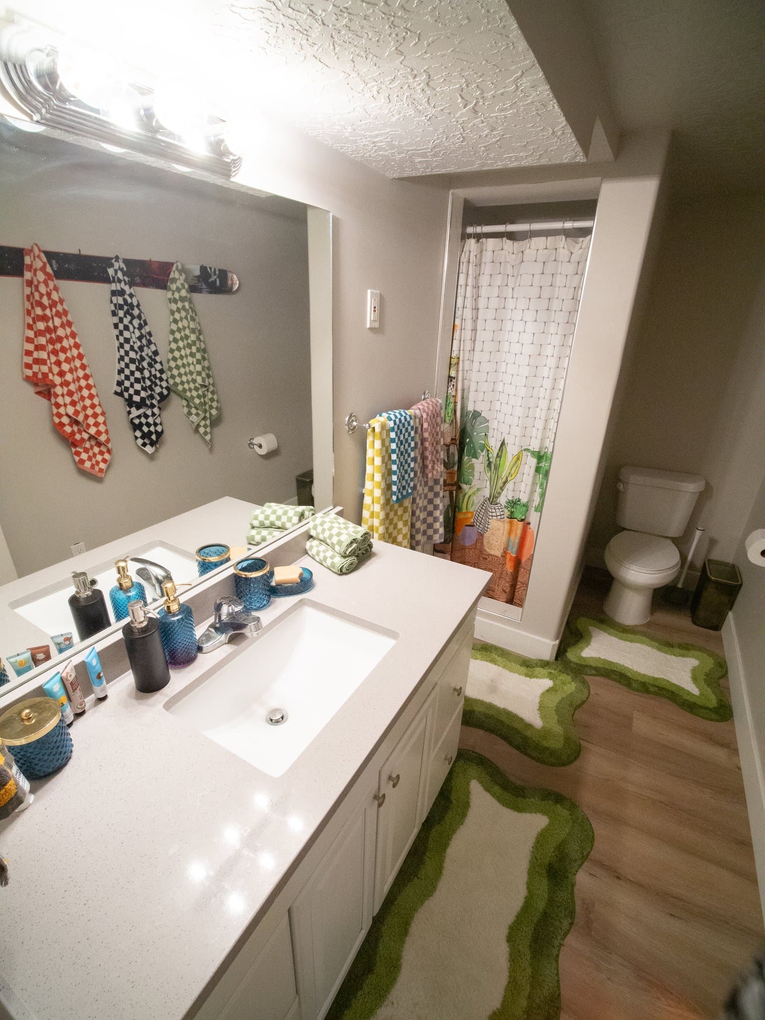 Sandy Single Room: 2205 E 9800 S