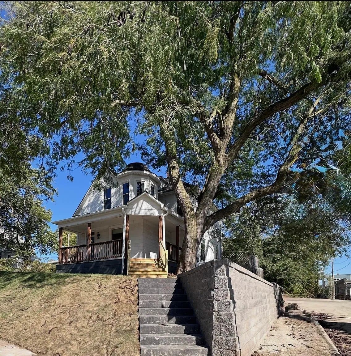 Omaha House: 3077 S 16th St