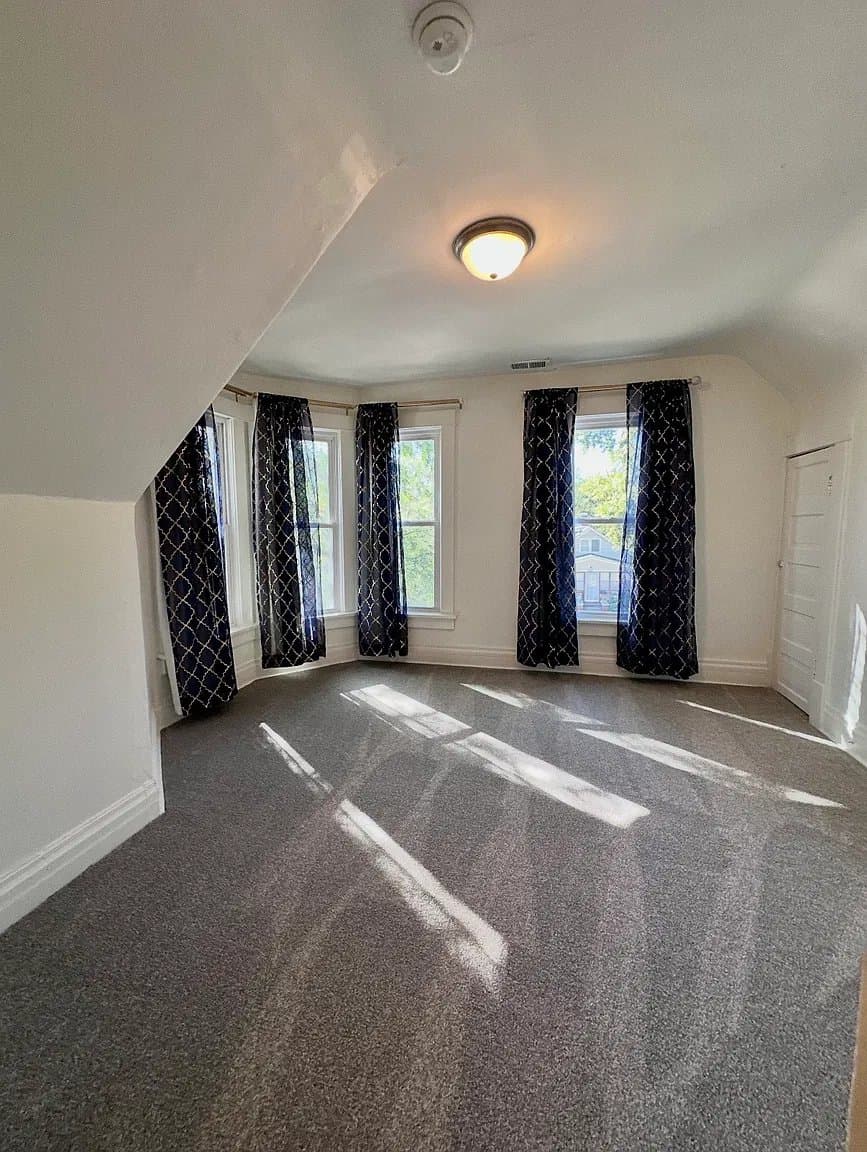 Omaha House: 3077 S 16th St
