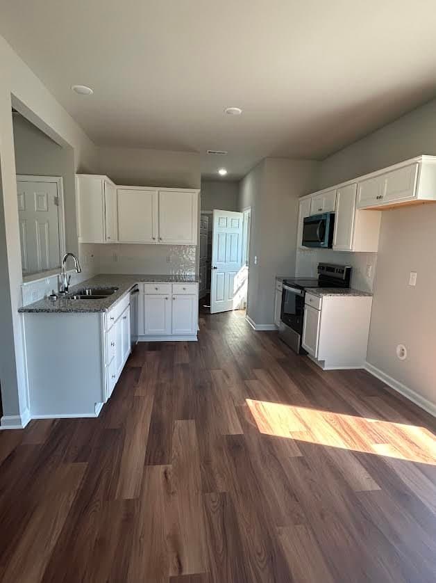 Goldsboro House: 102 Windemere Ln