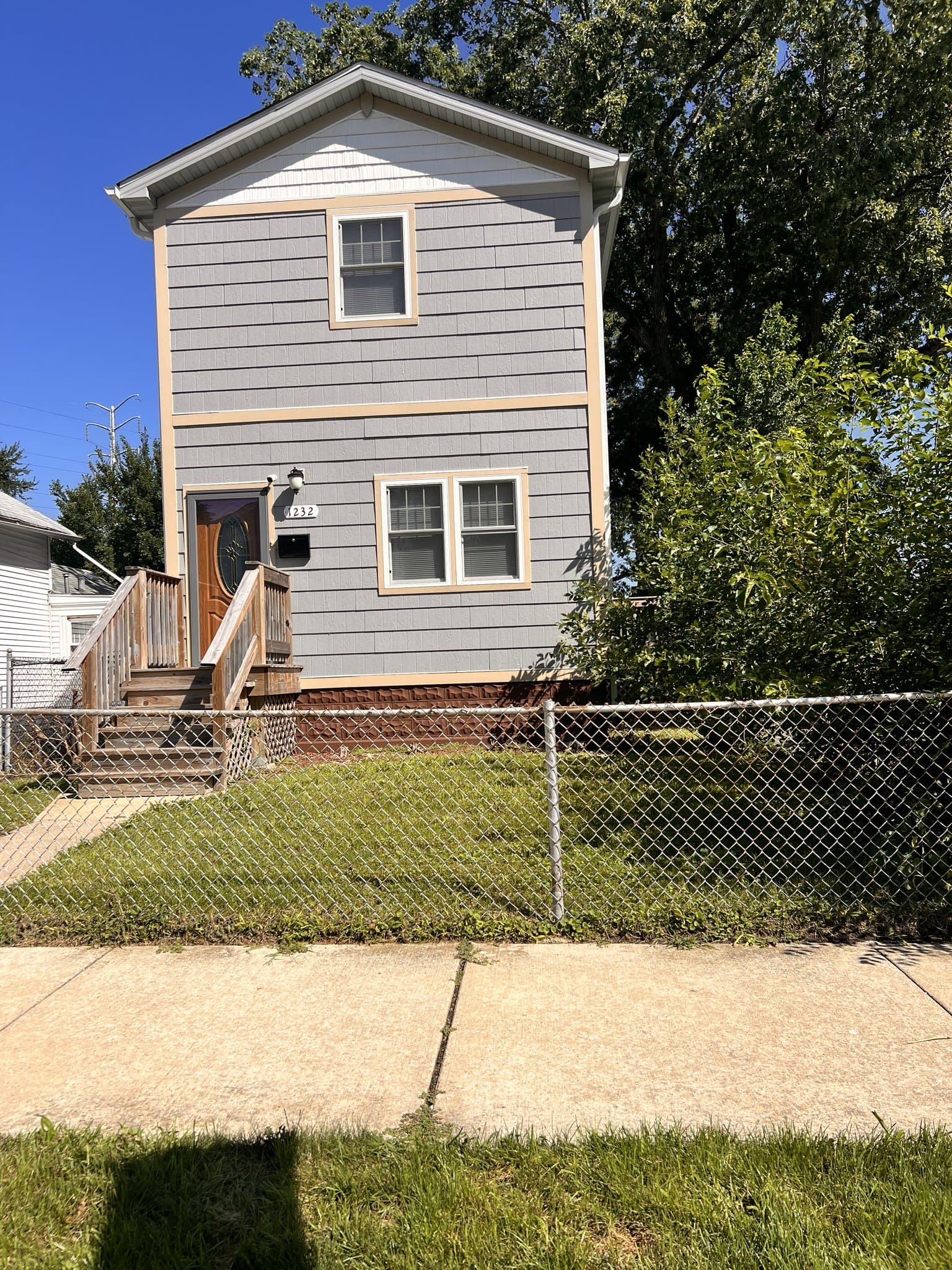 Chicago House: 1232 W 101st Pl
