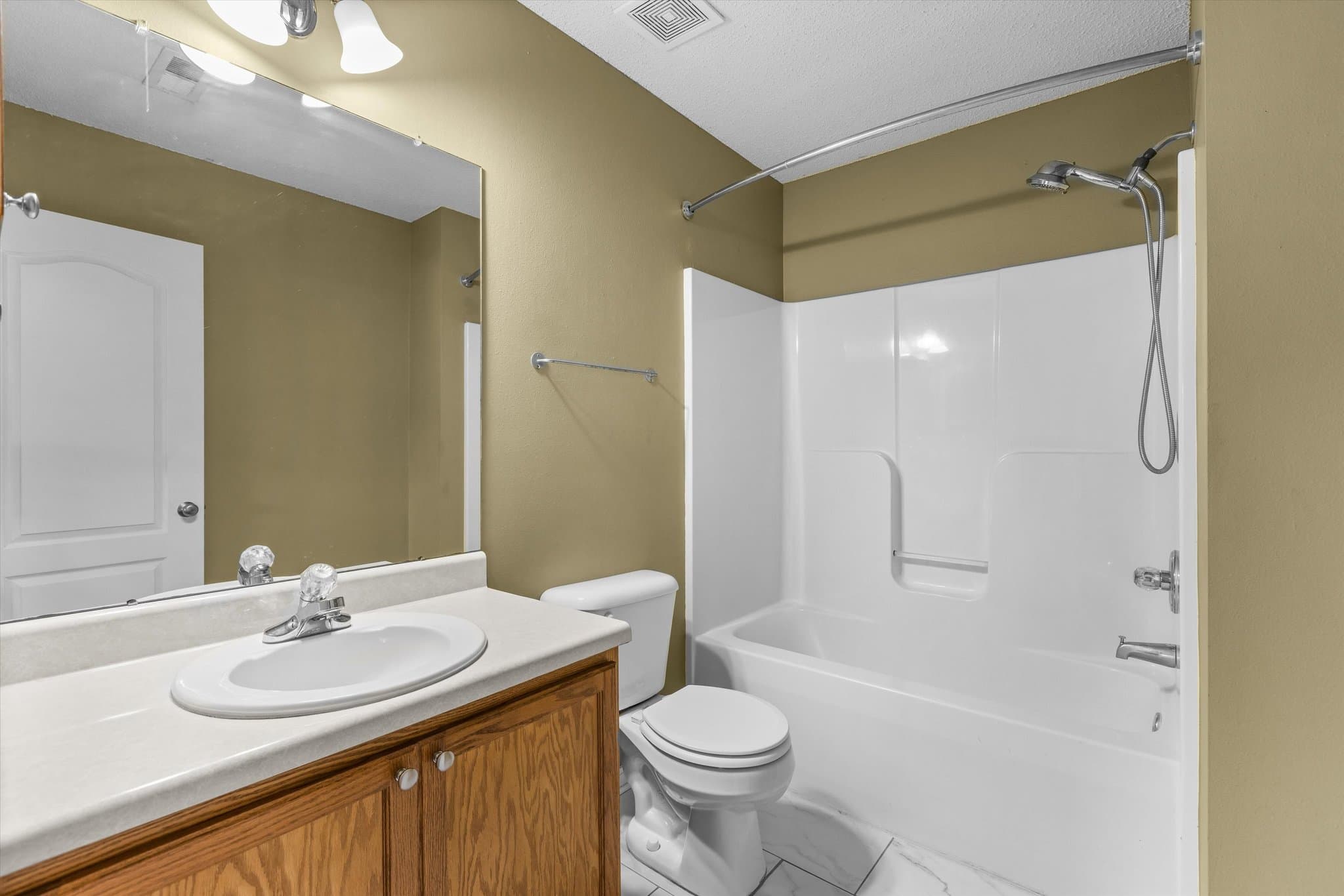 Madison House: 143 Potters Wheel NW