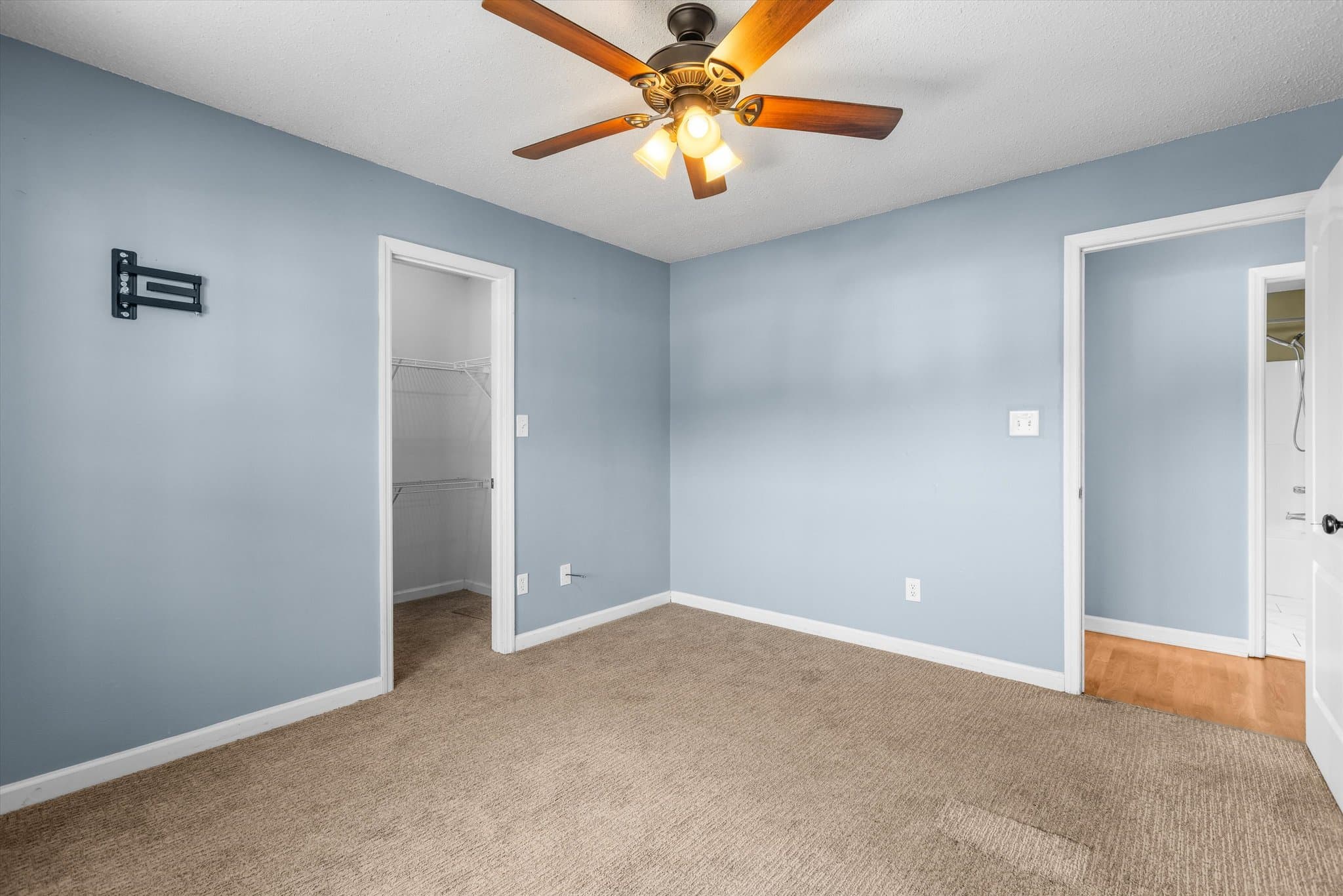 Madison House: 143 Potters Wheel NW