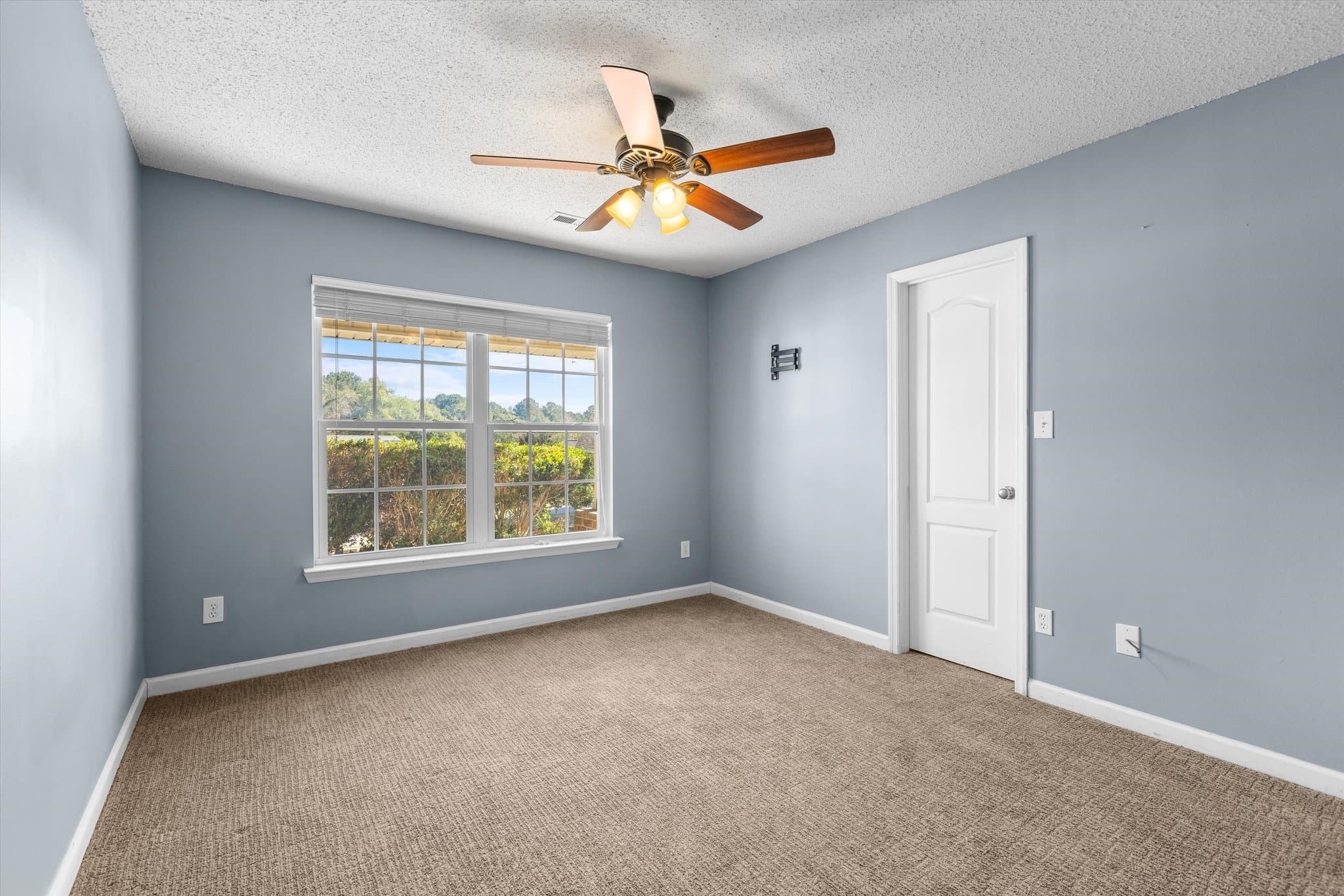 Madison House: 143 Potters Wheel NW