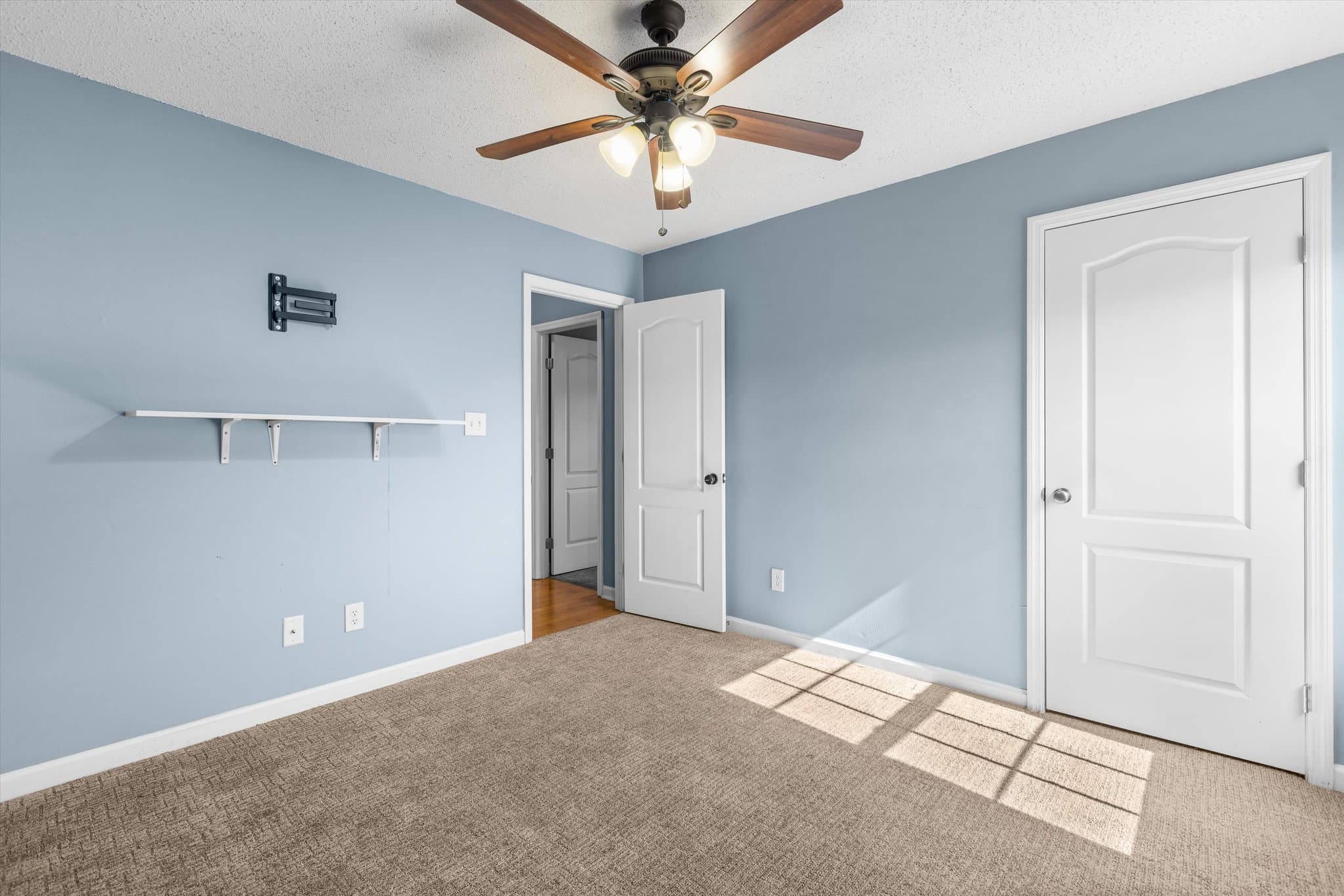 Madison House: 143 Potters Wheel NW