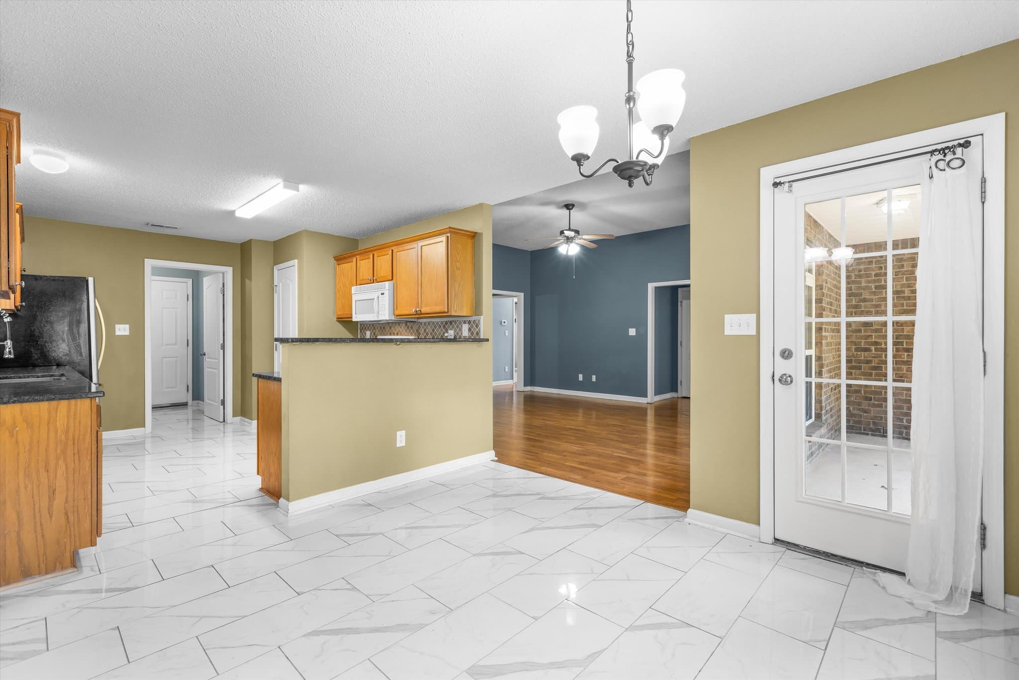 Madison House: 143 Potters Wheel NW